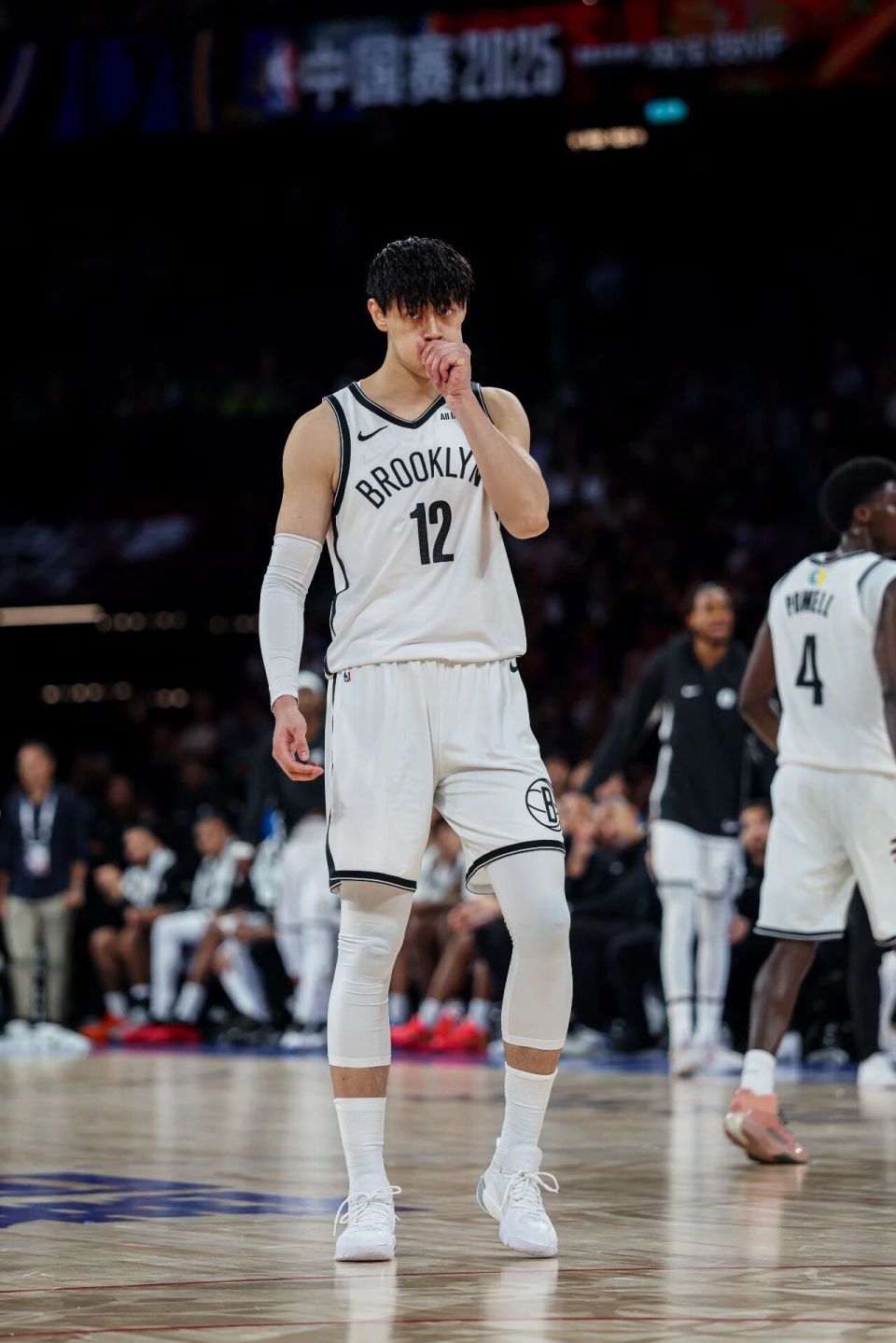 与此同时 与此同时